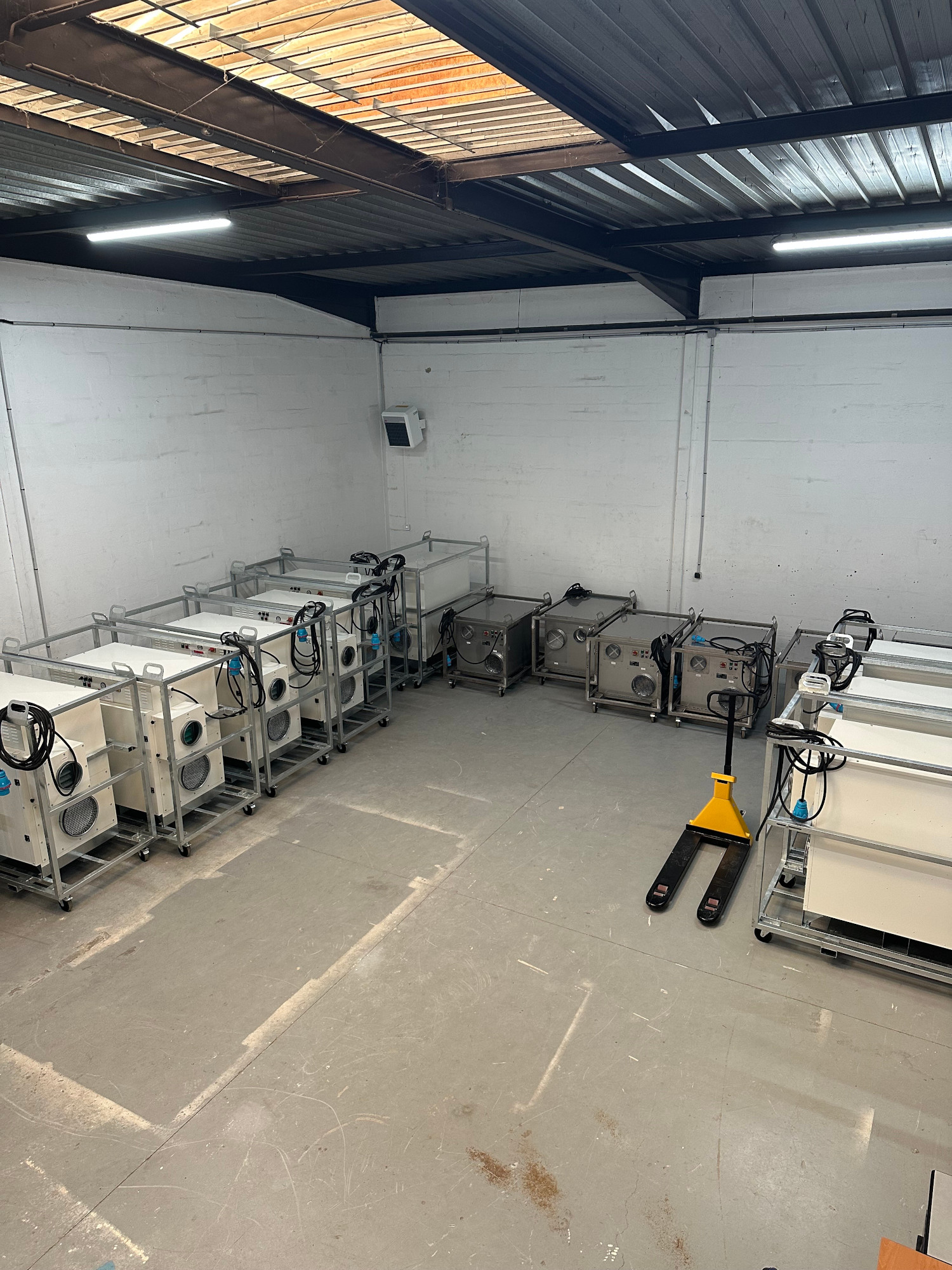 atelier-stockage-parc-deshumidificateurs-industriels-location-dessica1